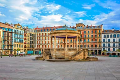 PAMPLONA en HOTEL 4*+DESAYUNO+SPA+COPA de bienvenida (desde 39€, jul-sep) - BuscoUnChollo