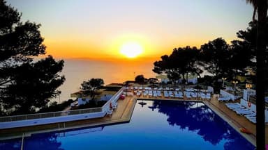 ¡MALLORCA TODO INCLUIDO con vistas al mar! 5 o 7 NOCHES: VUELOS+HOTEL familiar con espectaculares puestas de sol-El Arenal (desde 270€ oct) - Traventia
