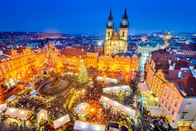 Mercados navideños en PRAGA: 3 noches, hotel 4* con desayunos y vuelos desde 196€ p.p. - Holidayguru