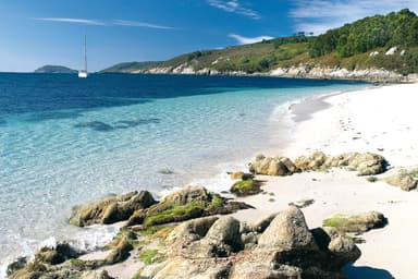 CAMBADOS ¡2 noches! con ALOJAMIENTO+DESAYUNOS+ISLA DE ONS (barco)+descuento NIÑOS desde 87€ (julio) - BuscoUnChollo