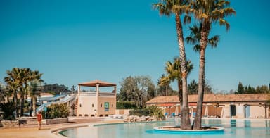 Séjour 8J/7N en Villa de 95m² pour 6 personnes dans le Var au Domaine Le Clos des Oliviers 5* - avec Espace Aquatique, Ex : Du 5 ou 12 Sept. - Voyage Privé