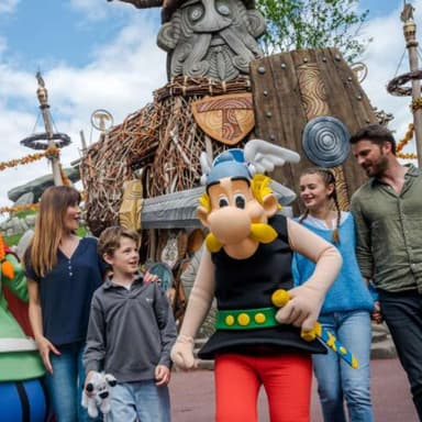 Séjour Parc Asterix - Billets pour 4 pour un jour de parc + Une nuit à l'hôtel Les Trois Hiboux + Petit déj + Parking - Septembre (67€/pers) - Showroomprivé