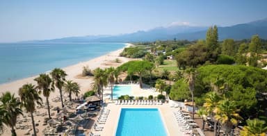 Séjour 4J/3N pour 2 personnes en Corse près de Bastia en Résidence Marina d’Oru 4* - Mini-Golf, Tennis & City-Park, Plusieurs Dates en Sept. - Voyage Privé