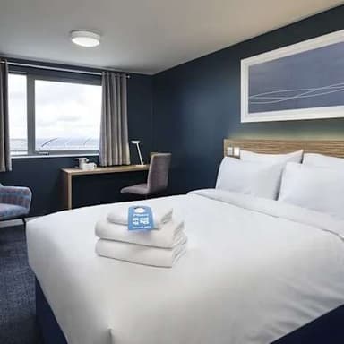 Travelodge Edinburgh Park - early Jan + early Feb 2027 - 2 people from £24.99 per nt (family room from £25.99) - select dates - Travelodge