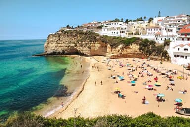 17-25 August, Return flights to Faro, Portugal from Edinburgh with Ryanair - hand luggage 40x20x30cm only - Ryanair