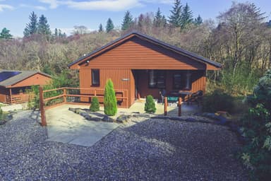 2 Nights 4* Birchbrae Highland Lodges For 2, Bottle Of Fizz, Early Check in / Out £72pp | 3 Nights £239 | Family Of 4 2 Nights £209 - Wowcher