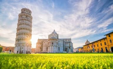 22-29 September, Return flights to Pisa, Italy from London Stansted with Ryanair - hand luggage 40x20x30cm - Ryanair