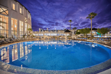 Lanzarote mit All Inclusive: Last-Minute-Schnäppchen: 4* Spa- und Familien-Hotel am Meer - 3 Nächte (2 Personen) - Urlaubspiraten