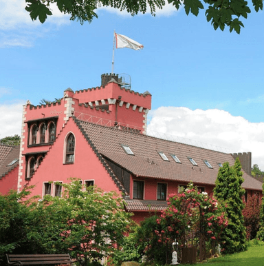 The Lakeside Burghotel zu Strausberg: 1 ÜN inkl. Frühstück / 1x 3-Gänge-Dinner / 700m² Wellnessbereich / ab 99 € für 2 Pers. (So-Mo) - Travelcircus