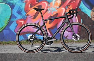 Rose Reveal 06 - Ultegra Di2 - Carbon Rennrad + Carbon LRS - 7,6kg - One Piece Cockpit - 4iiii Powermeter inkl. Wo ist Apple - Gr. 61, 64 - Use Elitebikes