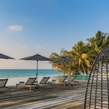 Hotel: Malediven - 4* Fiyavalhu Resort Maldives | z.B. 10 Nächte | All inclusive | Für 2 Personen ab 2.292€/+ Bangkok inkl. Flüge ab 3.995€ - Voyage Privé