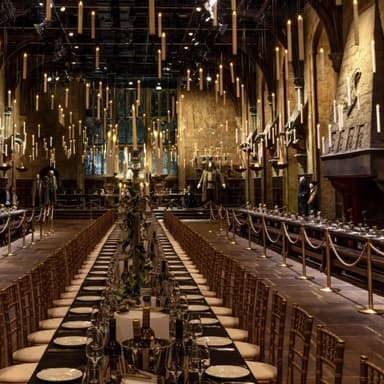 Dinner in der Großen Halle von Hogwarts (Harry Potter): An Evening at Warner Bros. Studio Tour London + 2 ÜN ab 449€ pP | Flüge ab 33€ - Urlaubspiraten