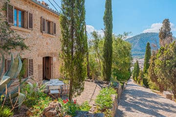 Mallorca Urlaub: 1 Woche zu viert in einer Finca mit Bergblick & Garten (302€ pro Person) - Urlaubspiraten