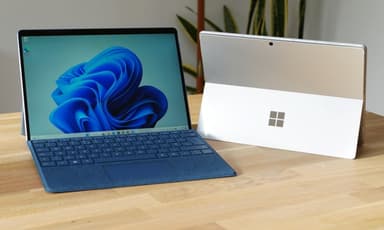 Microsoft Surface Pro 9, Detachable Windows Tablet PC ab 749€, DE-Tastatur, 13" 120Hz, Intel i7-1265U, 32GB RAM, 1TB SSD - refurbished & NEU - XELENT