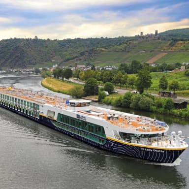 Rhein & Niederlande Flusskreuzfahrt: 5 Tage 4*+ MS Lady Diletta ab Köln, All Inclusive (Vollpension+Getränkepaket) für 555 € p.P. (Nov 2026) - Berge & Meer