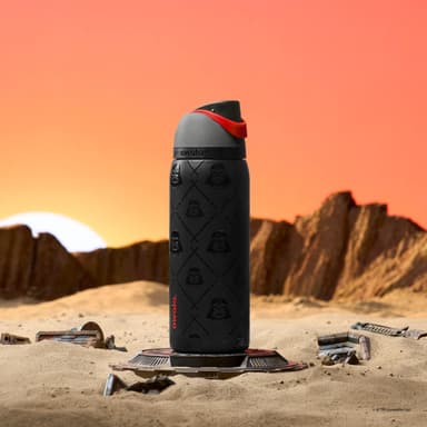 Amazon: Owala Star Wars FreeSip - Botella de agua aislada de acero inoxidable con pajita, sin BPA, 32 oz, Darth Vader (Ver. Grogu en $494) - Amazon
