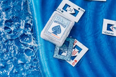 Amazon: Baraja de Cartas de Plástico Hoyle (Transparente) - Amazon