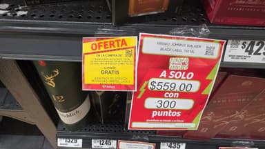 Soriana: Whisky black label $559 + 300 puntos, gratis 4 sixpack cerveza amstel - Soriana