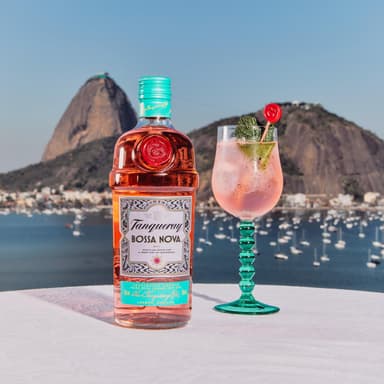AMAZON: Tanqueray Bossa Nova Ginebra 700 ml Guayaba Lemongrass - Amazon