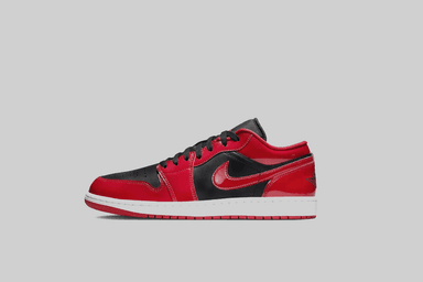 Lust: Tenis Air Jordan 1 Low SE 'Black and University Red' por $1,859.40
