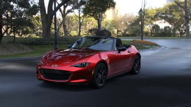 Mazda: 2026 MX-5 i-sport TM descuento de 60 mil. - Hey, Banco